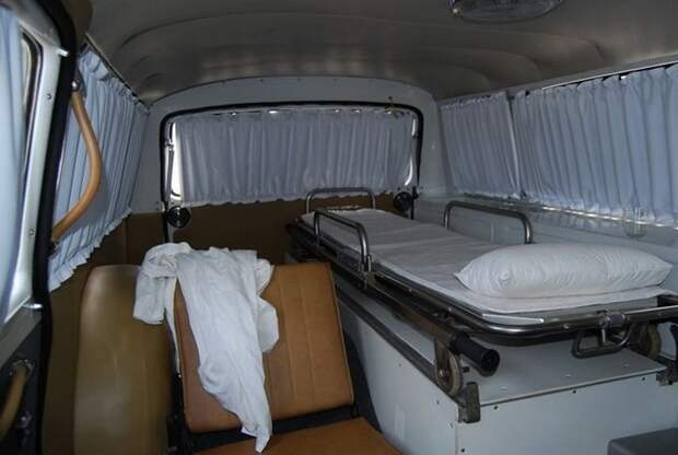 Редчайший универсал ГАЗ-13С: «Черная врачиха» авто, история