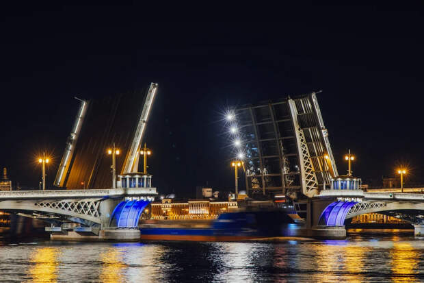 Мосты Петербурга не разведут по случаю Праздника труда