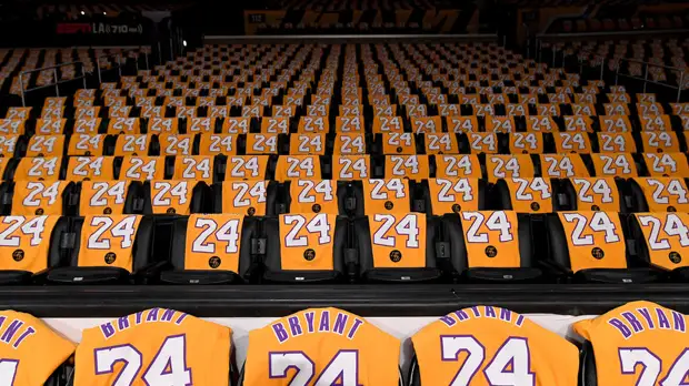 Трогательное видео, слёзы игроков и эмоциональная речь Джеймса: как «Лейкерс» простились с Коби Брайантом