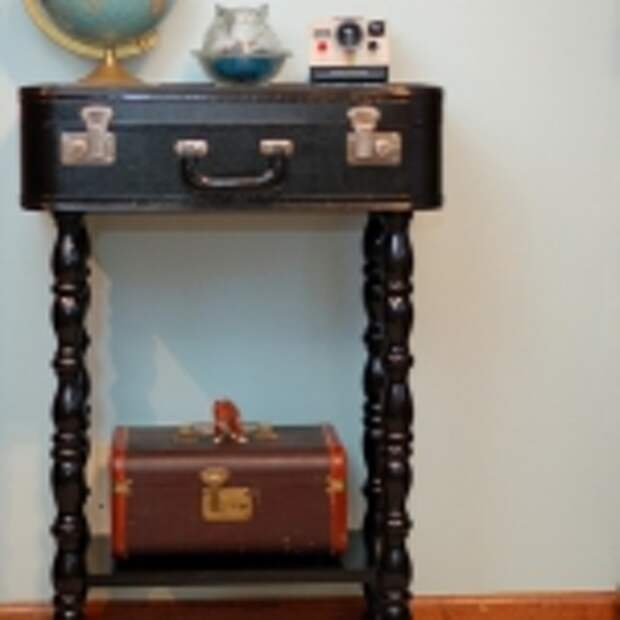 recycled-suitcase-ideas-table8.jpg