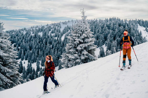 В Японии женщина пошла в горы с ребенком и бросила его на тропе