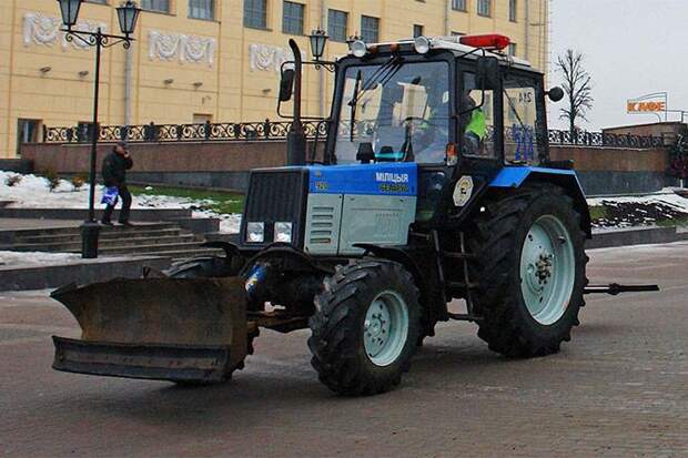 Тракторы, верблюды и другой нетипичный полицейский транспорт