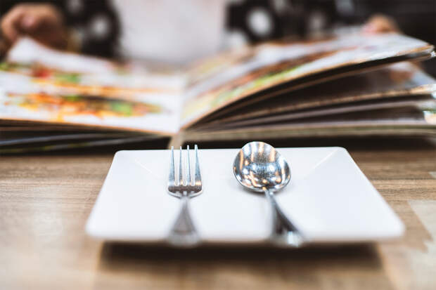 Россиян предупредили о неприятных последствиях голодания после праздников