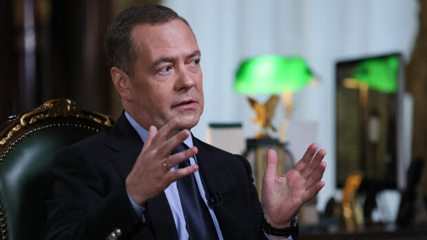 Стало известно, где именно Медведев провел совещание с военными в Екатеринбурге