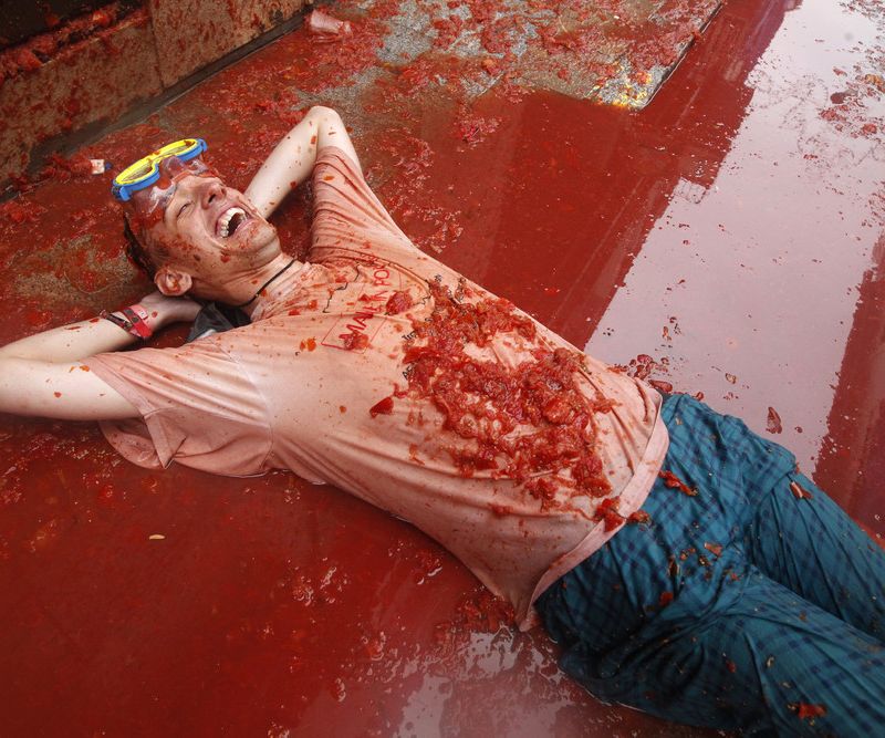 Помидорные бои La Tomatina 2013