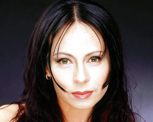 В Москве при пожаре пострадала певица Марина Хлебникова. Она госпитализирована в...