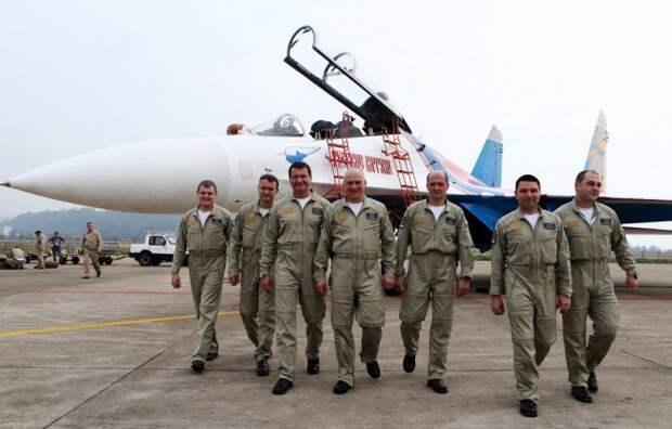 Уникальные кадры: как американских пилотов «катали» на Су-27 и МиГ-29 Уникальные кадры: как американских пилотов «катали» на Су-27 и МиГ-29
