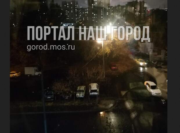 Свет от фонаря мешал спать жителям дома на Окружной улице