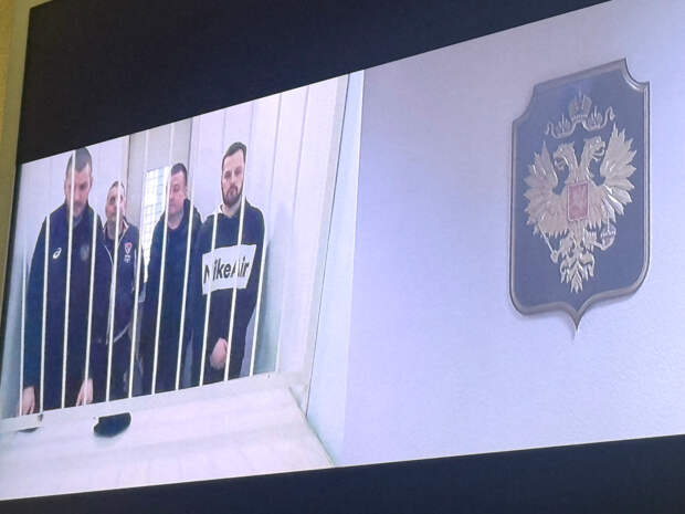 Экс-полицейских в Новосибирске отправят в колонию за взятки на два миллиона рублей