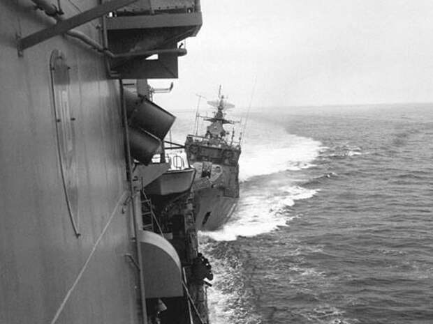 Плата за наглость: как наш сторожевик протаранил корабль ВМС США в Черном море