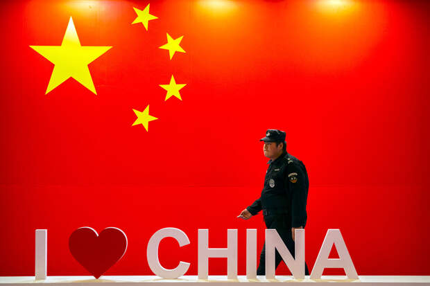 В Китае мужчина случайно купил секретные военные документы в книжной лавке