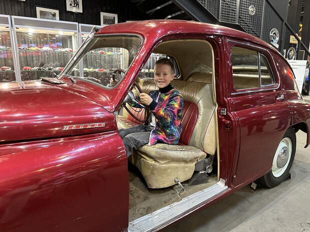 Корреспондент «Детского радио» Серафим Почемучкин побывал в музее «Автомобили мира»