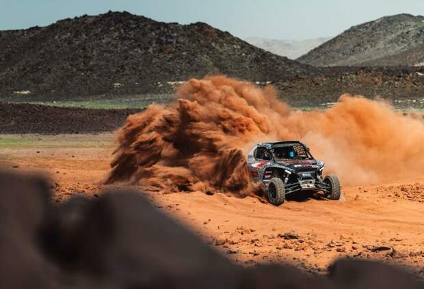 «Не думал, что такое возможно!» Итоги 1-го этапа «Дакара-2026» для экипажа Ременника