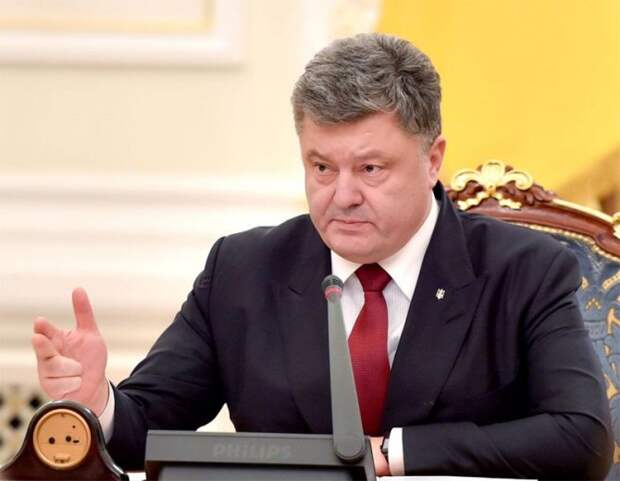Троллинг Порошенко в отношении 22-х боевиков "Азова" с российскими паспортами Троллинг Порошенко в отношении 22-х боевиков "Азова" с российскими паспортами