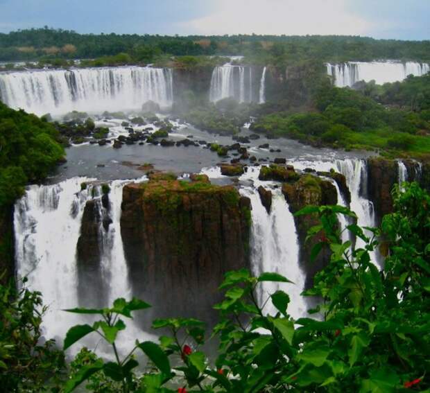 Красивейшие водопады Игуасу