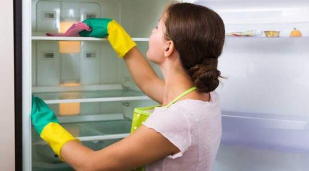 Как и чем мыть холодильник внутри и снаружи?