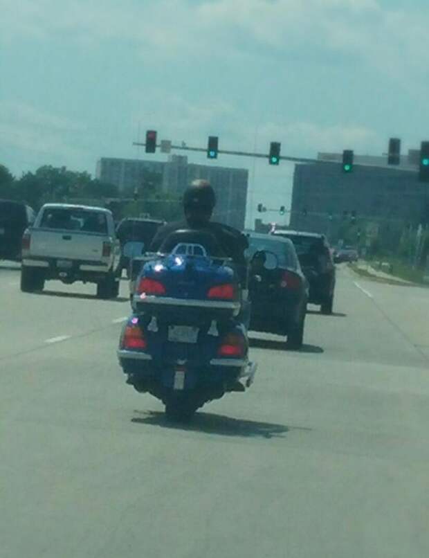 Жёсткие и позитивные автоприколы (39 фото) Жёсткие и позитивные автоприколы (39 фото)