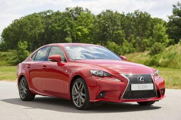 Lexus_IS_200t_04_lo