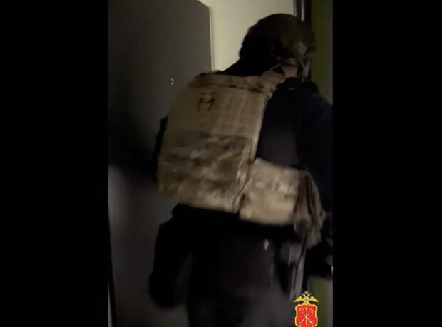 Трое участников группы мошенников обвиняются в хищении свыше 49 млн рублей