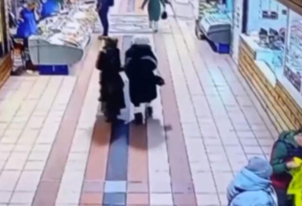 Иркутские полицейские вернули юной гостье из Китая потерянный кошелек