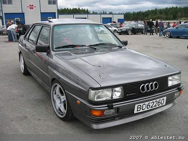 Подборка классических и тюнингованных автомобилей (72 фото)