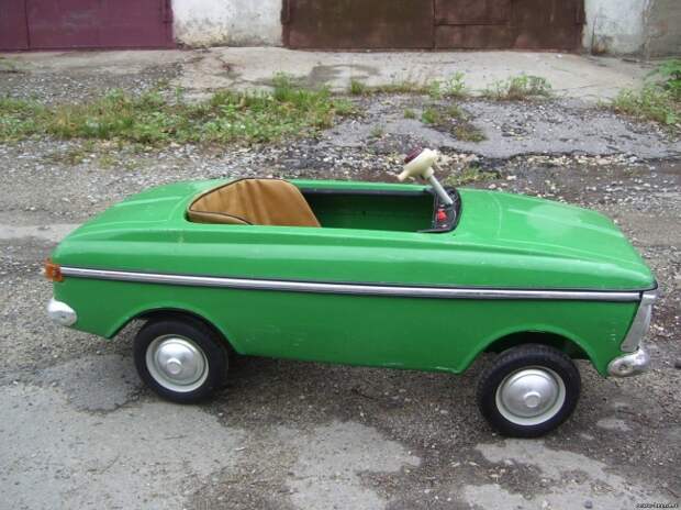 Педальная машина