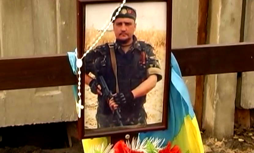 Могилы «героев АТО» на Украине уничтожили бульдозером 