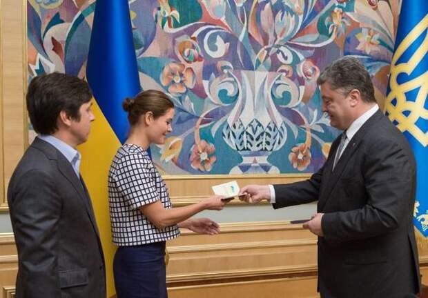 Порошенко предоставил гражданство Украины Марии Гайдар