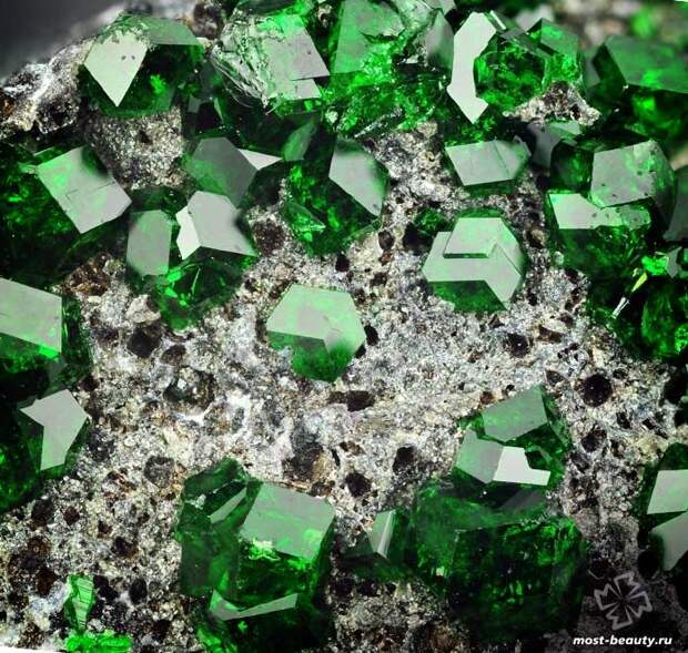Самые красивые минералы в мире ( много ФОТО )
