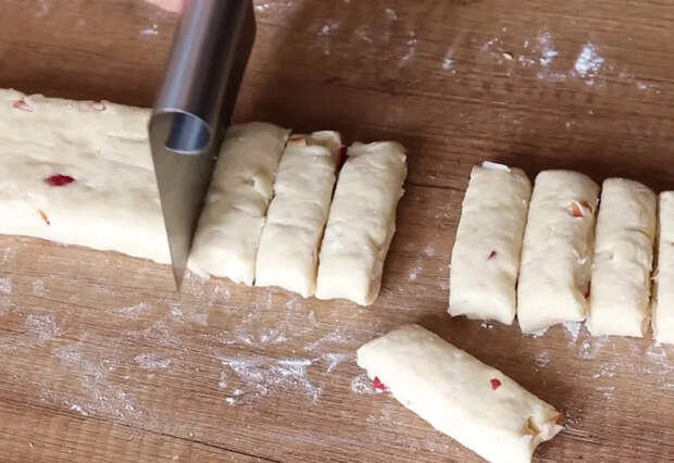 Самое быстрое печенье с яблоками: смешиваю творог с мукой и через 15 минут всё готово. Рецепт без лишних хлопот