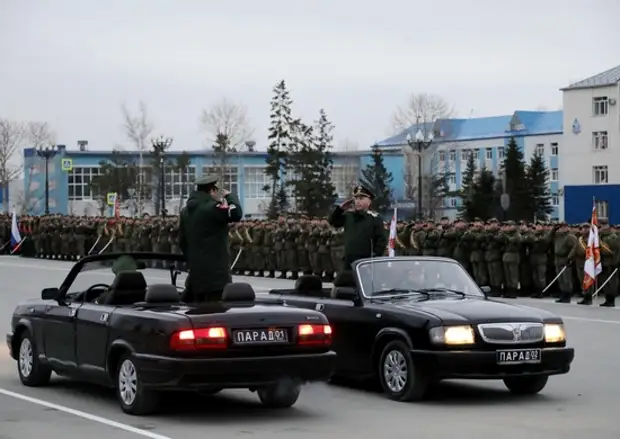 На площади Победа города Южно-Сахалинска прошла первая тренировка парадных расчётов