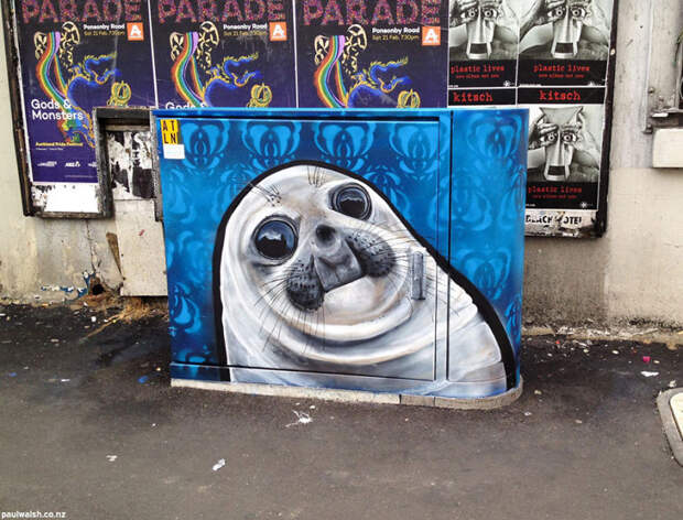 Неуклюжий тюлень граффити, электрощиток