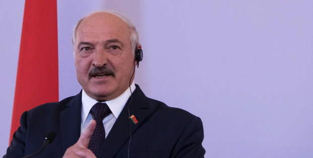 Лукашенко атакует Кремль на параде