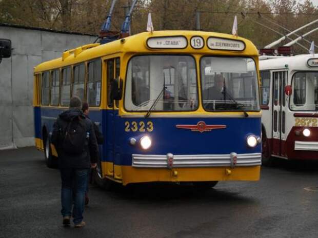 82 года Московскому троллейбусу. Фоторепортаж