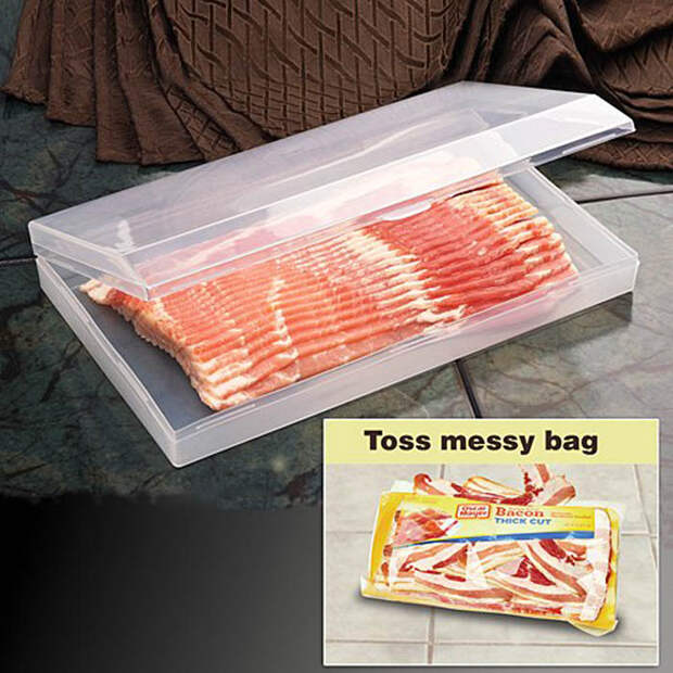 Пластиковый контейнер для мяса и сыра.