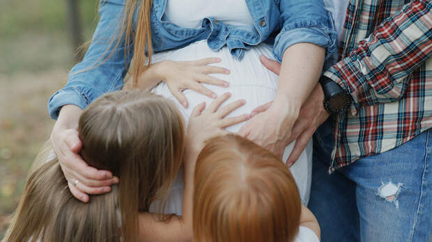 Депутат разъяснил новые правила получения единого пособия для многодетных семей