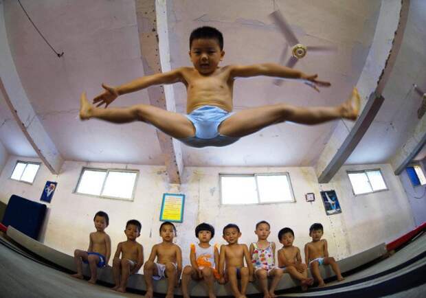 Детский гимнастический летний лагерь в Китае
