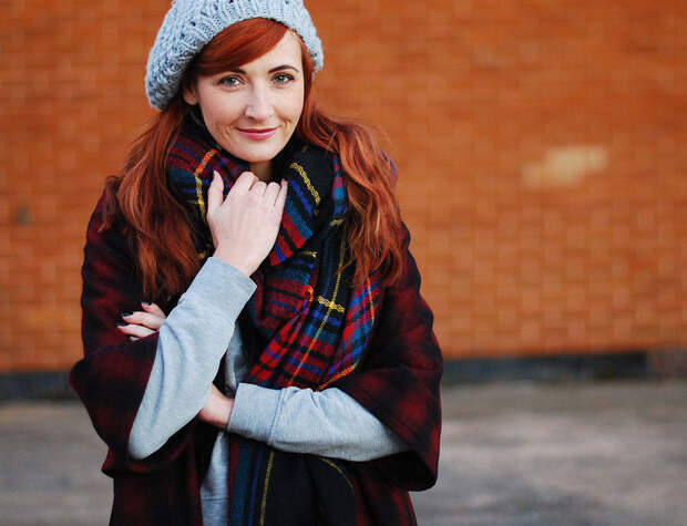 Triple plaid pattern mixing: reds and greys #winter #style