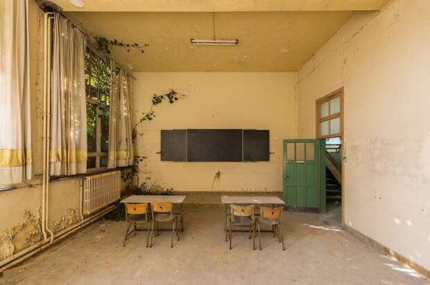 Заброшенная школа в Бельгии европа, заброшенные места, фотографии