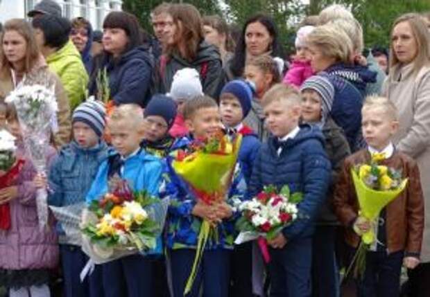 Сегодня в школах Невьянского ГО прошли торжественные линейки