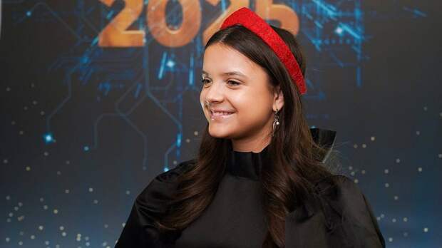 Охранник пытался прогнать с красной дорожки исполнительницу песни «Сигма-бой»