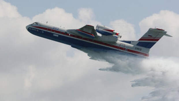 Многоцелевой самолет-амфибия Бе-200ЧС. Архивное фото