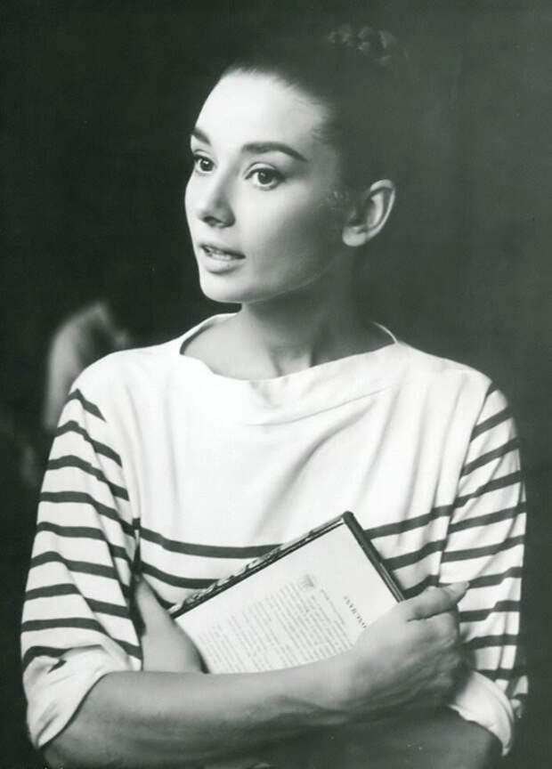 Одри Хепберн на студии Синечитта в Риме. Август 1955г. Фото:  Pierluigi Praturlon.