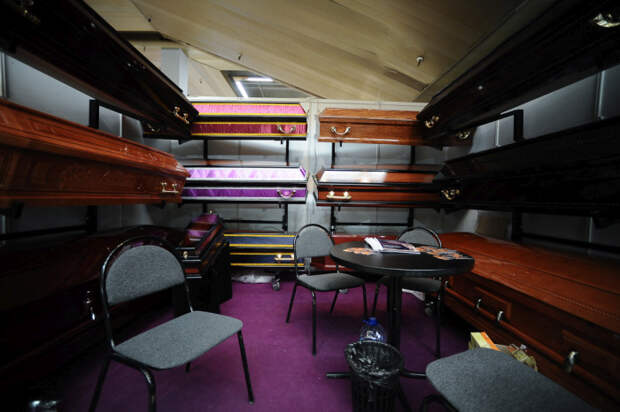 Выставка похоронной моды в Москве (50 фото)