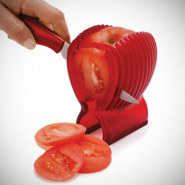 Приспособление, которое поможет идеально нарезать помидоры.