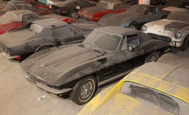 36 спорткаров Corvette простояли без надобности 26 лет 36 спорткаров Corvette простояли без надобности 26 лет chevrolet, corvette, коллекция