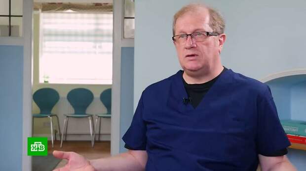 «Недостаток веры в трансгендерность»: врач, уволенный за отказ называть мужчину женщиной, проиграл суд