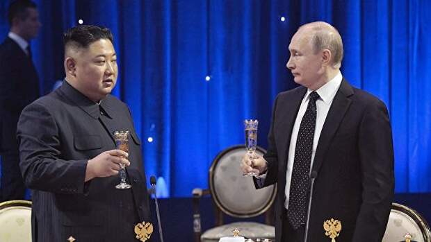 Президент РФ Владимир Путин на официальном приеме от имени президента РФ в честь председателя Госсовета КНДР Ким Чен Ына