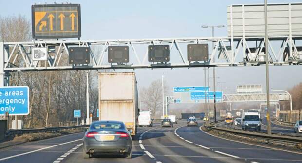 Почему Англия готова отказаться от «умных» автомагистралей