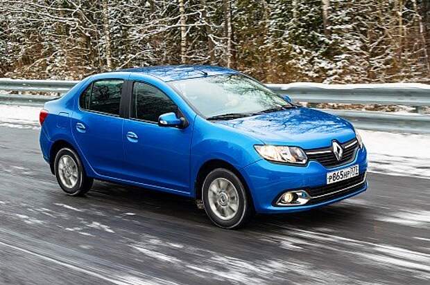 Renault Logan демонстрирует приличную плавность хода, однако пустой руль не располагает к сколько-нибудь активной езде, а шум от двигателя выходит за рамки приличия.